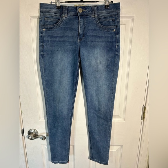 Democracy Denim - Democracy women’s size 8 ab technology skinny jeans. Blue. Denim.